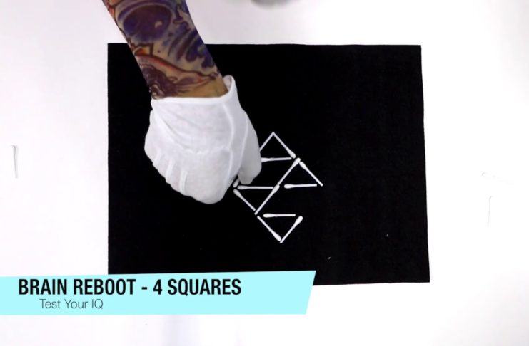 如何移动图中4根火柴创造出4个大小一样的三角形?