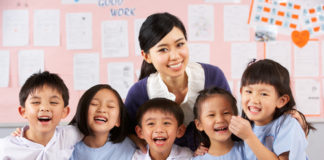 新加坡政府对幼教行业大力投入,你要不要转行当幼教老师?