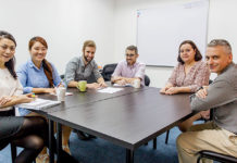 被谷歌和脸书评为“服务最好的新加坡英语学校”