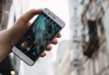 新加坡的广告管理局正在调查科技巨头华为是否在上周五(7月26日)推出智能手机交易时违反了行业指导方针 华为新加坡