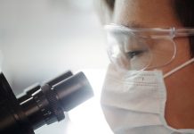 中国研发新冠病毒疫苗两针疫苗保护率达100%,价格不到1000元人民币(200新币)预计今年12月底能够上市 中国新冠病毒疫苗成功