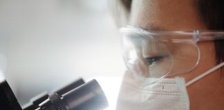 中国研发新冠病毒疫苗两针疫苗保护率达100%,价格不到1000元人民币(200新币)预计今年12月底能够上市 中国新冠病毒疫苗成功