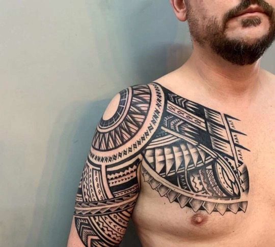 新加坡最有名的纹身店 – 新加坡皮影刺青